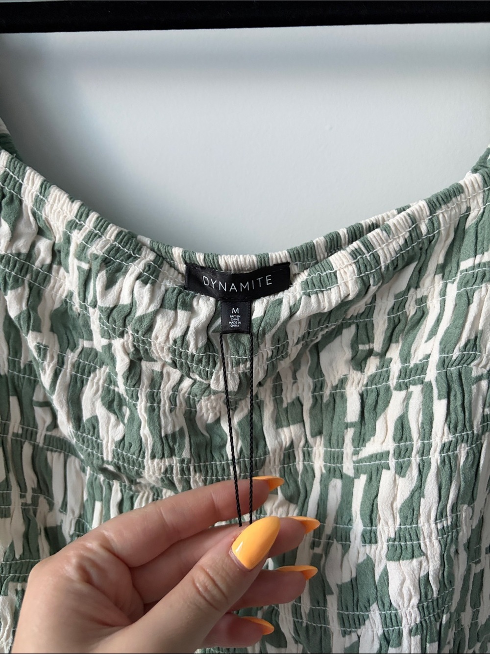 NWOT Dynamite Puff Sleeve Crop Top - Picture 3 of 5